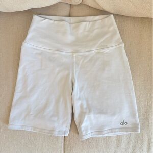 Alo yoga 5inch high waist biker shorts XS